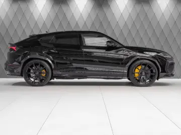 Lamborghini Urus 4.0 V8 SE 2026 BRABUS CARBON AKRAPOVIC