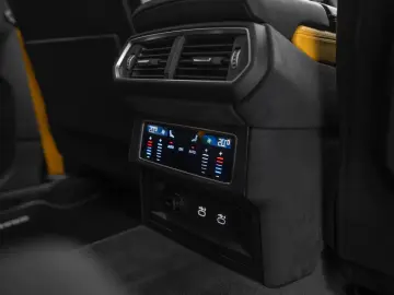 Lamborghini Urus 4.0 V8 SE 2026 BRABUS CARBON AKRAPOVIC