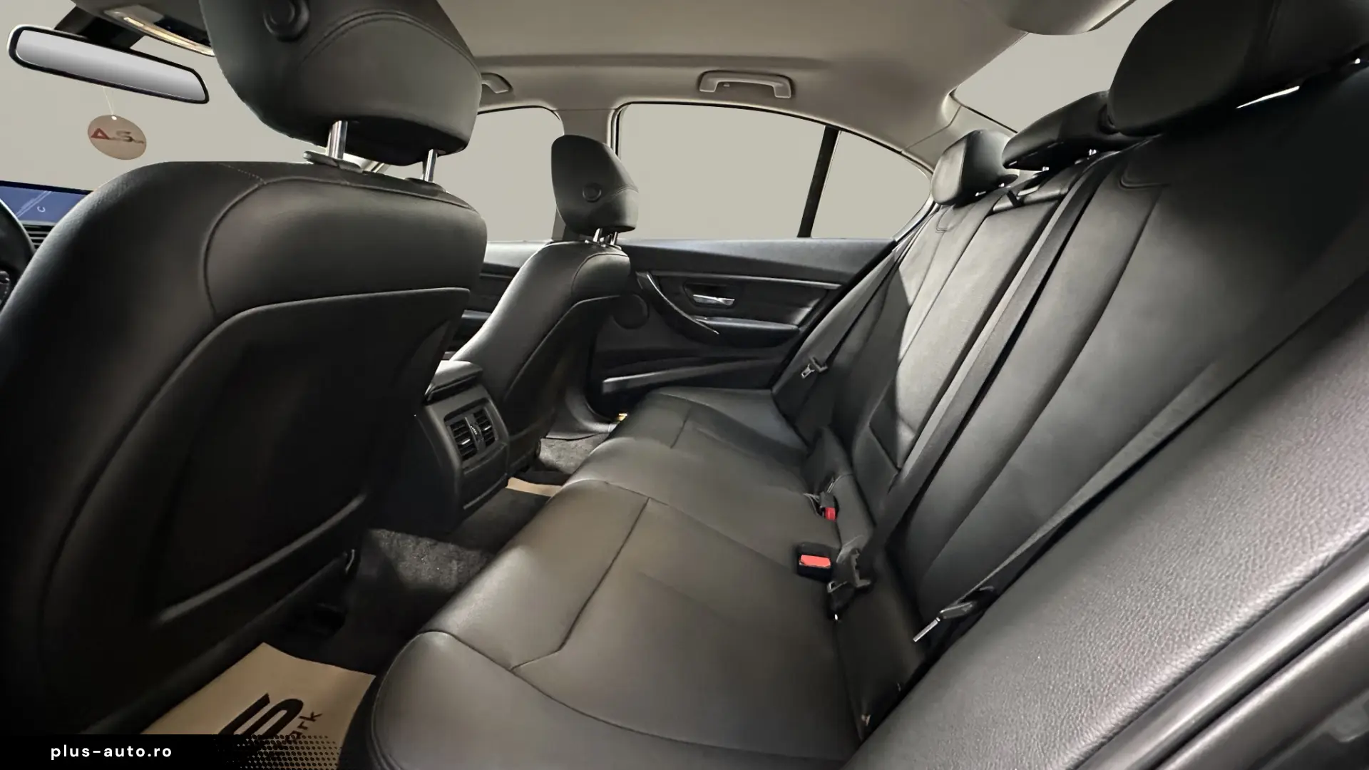BMW Seria 3 320d Efficient Dynamic Edition Aut. Luxury Line