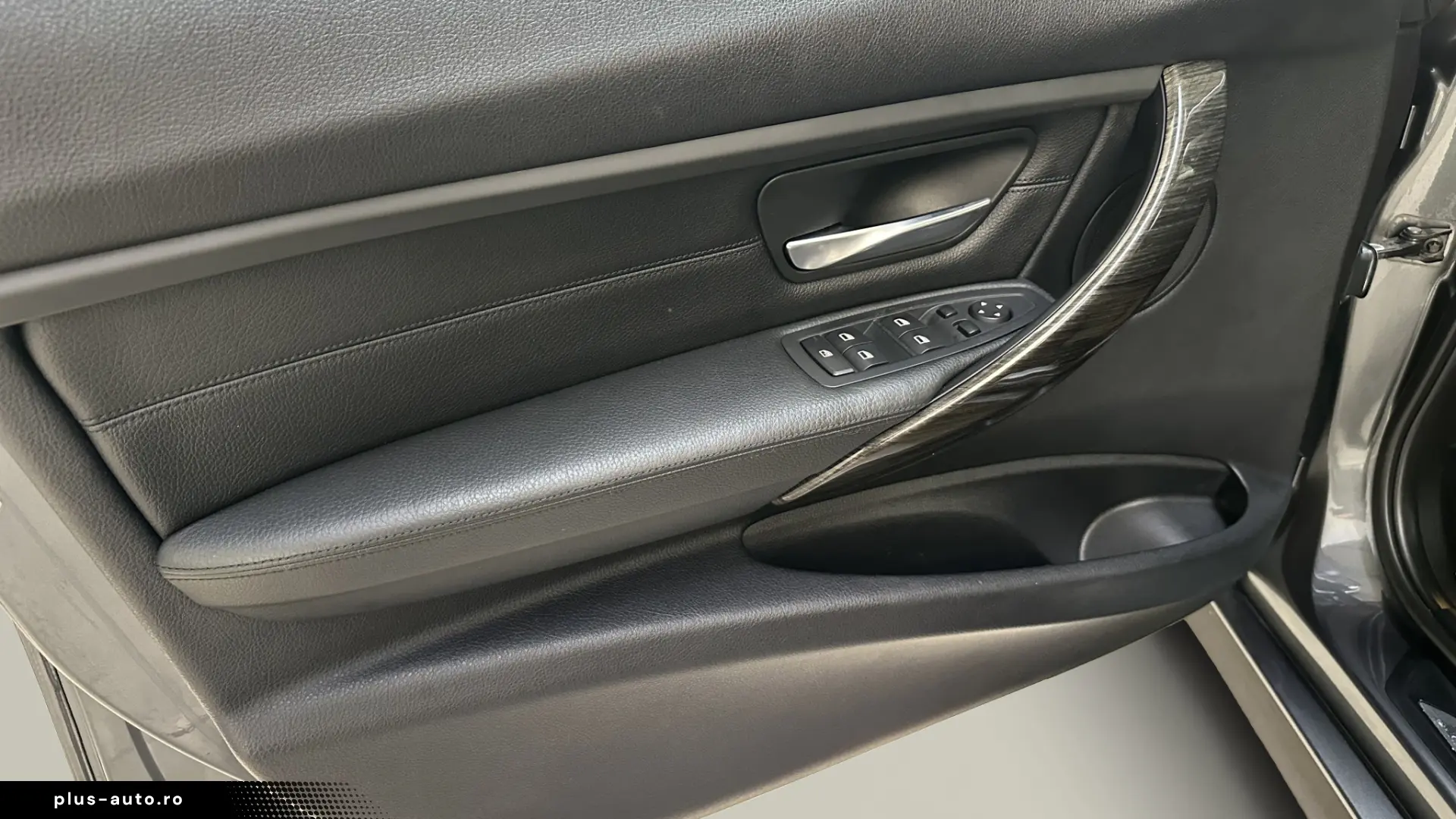 BMW Seria 3 320d Efficient Dynamic Edition Aut. Luxury Line