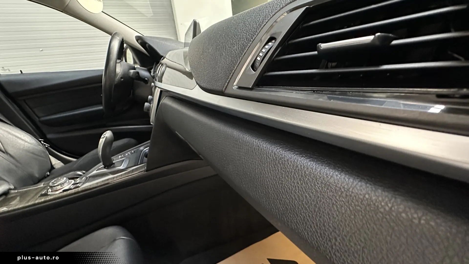BMW Seria 3 320d Efficient Dynamic Edition Aut. Luxury Line