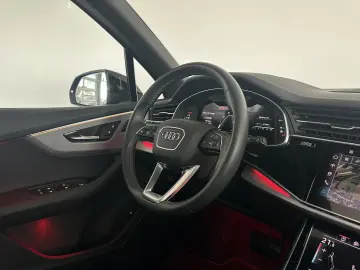 AUDI Q7 50 TDI quattro S Line PANO AHK 360 HUD ACC