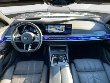BMW 740d xDrive M Sport  Automatiktüren  B&W HiFi