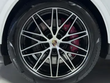 PORSCHE Cayenne S E-Hybrid HA-Lenkung   HD-Matrix   BOSE