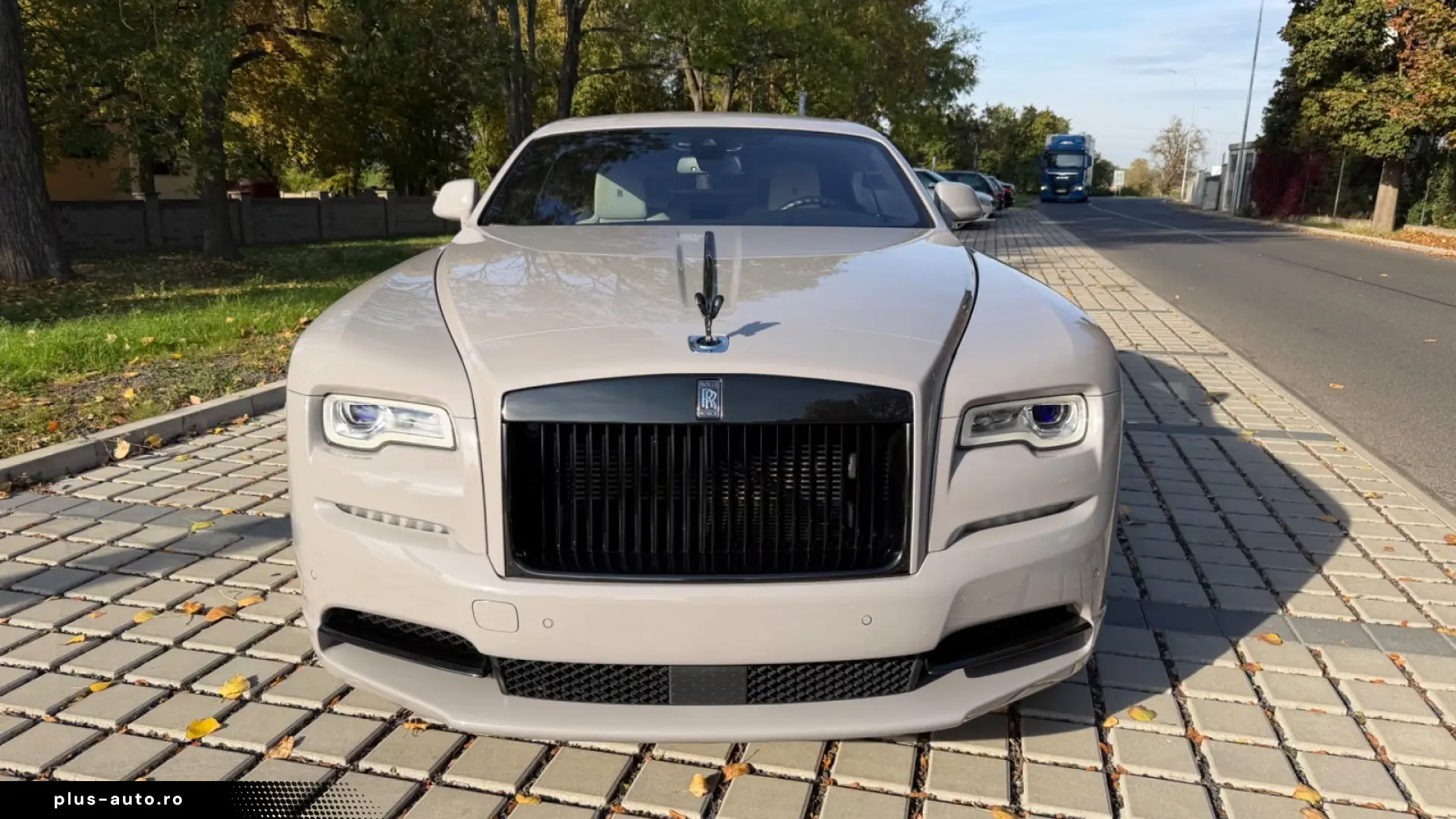 Rolls-Royce Wraith Black Badge   V12 STARLIGHT • NIGHT