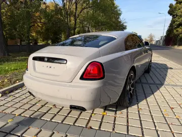 Rolls-Royce Wraith Black Badge   V12 STARLIGHT • NIGHT