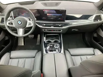 BMW X7 xDrive40d 48V M Sport 7 LOCURI