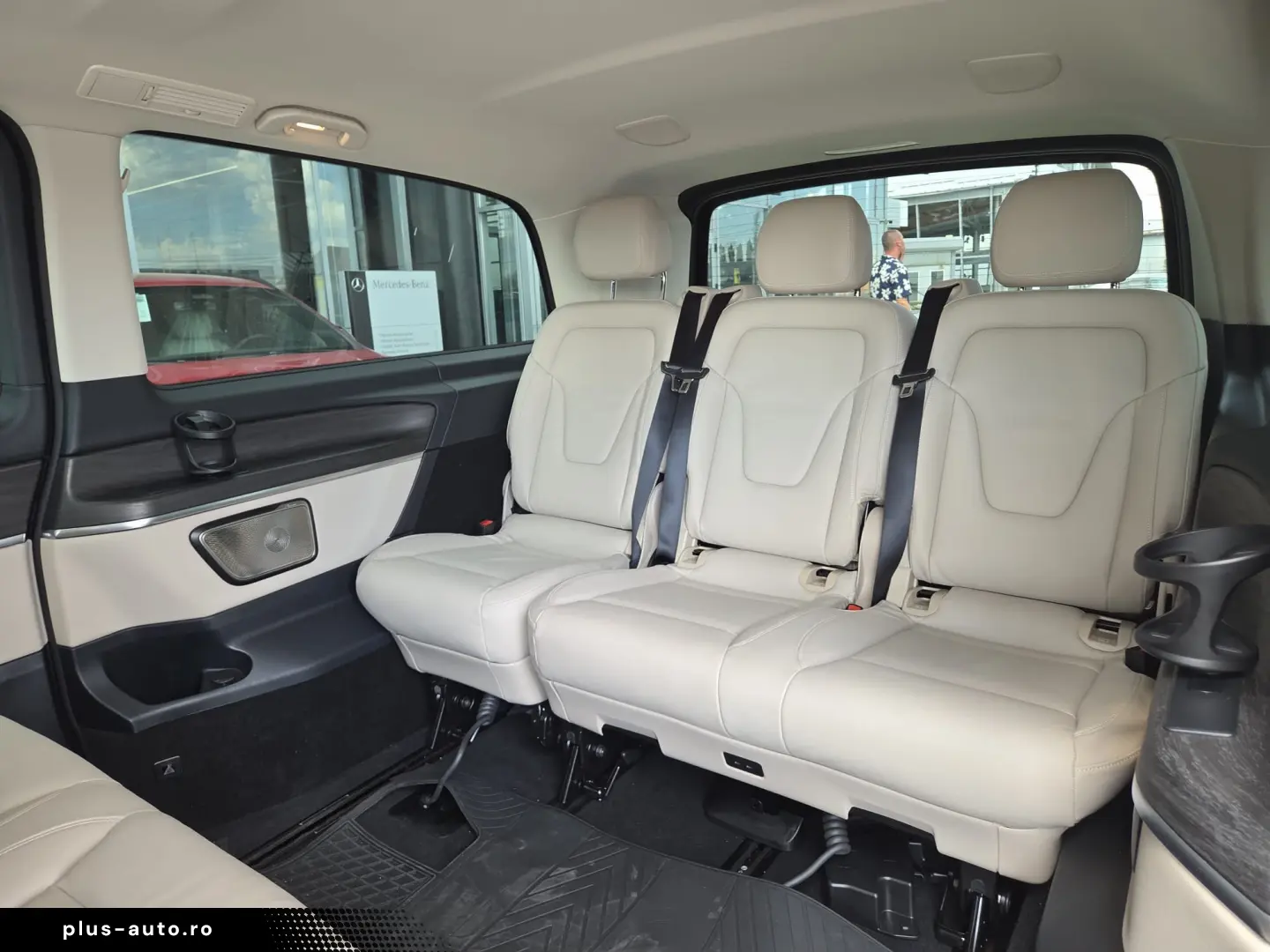 MERCEDES-BENZ V-Class 2025 — imagine 8