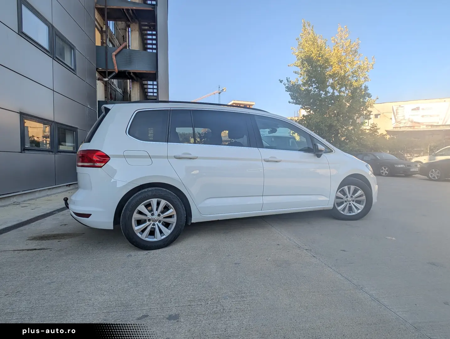Volkswagen Touran 2.0 Tdi DSG 7 LOCURI