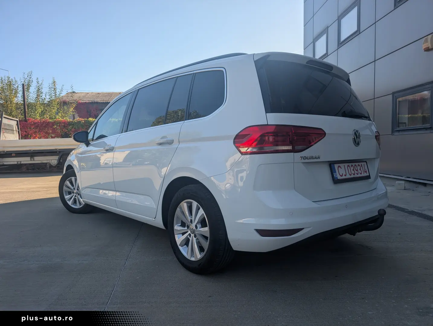 Volkswagen Touran 2.0 Tdi DSG 7 LOCURI