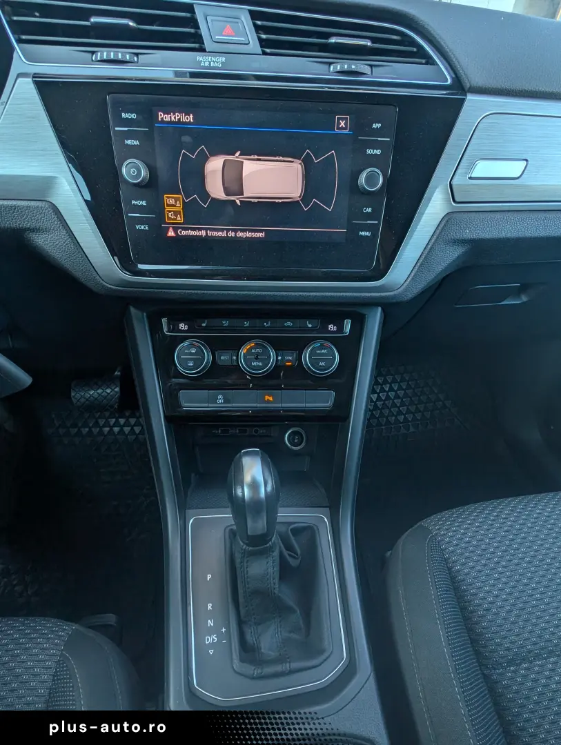 Volkswagen Touran 2.0 Tdi DSG 7 LOCURI