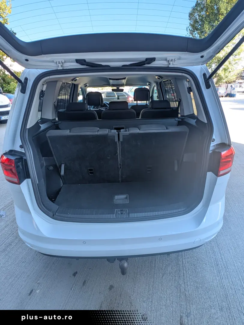 Volkswagen Touran 2.0 Tdi DSG 7 LOCURI