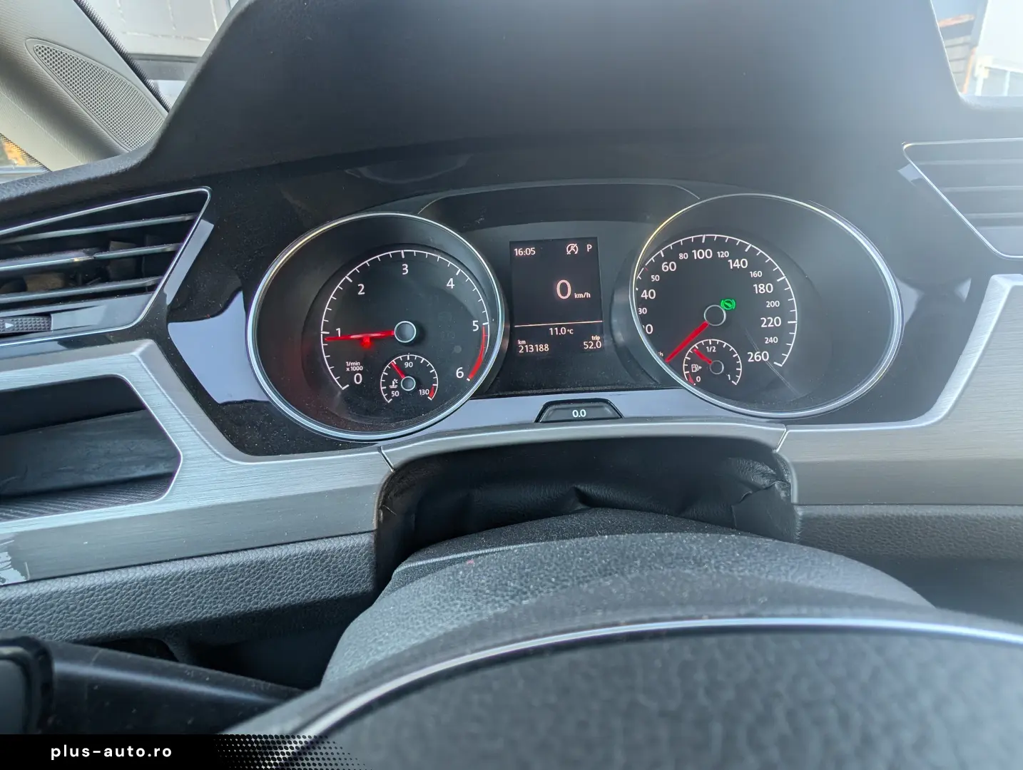 Volkswagen Touran 2.0 Tdi DSG 7 LOCURI