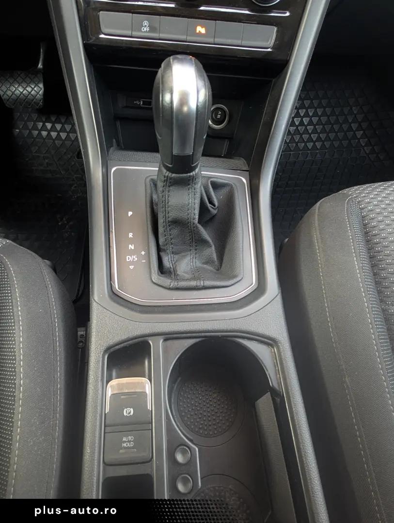 Volkswagen Touran 2.0 Tdi DSG 7 LOCURI