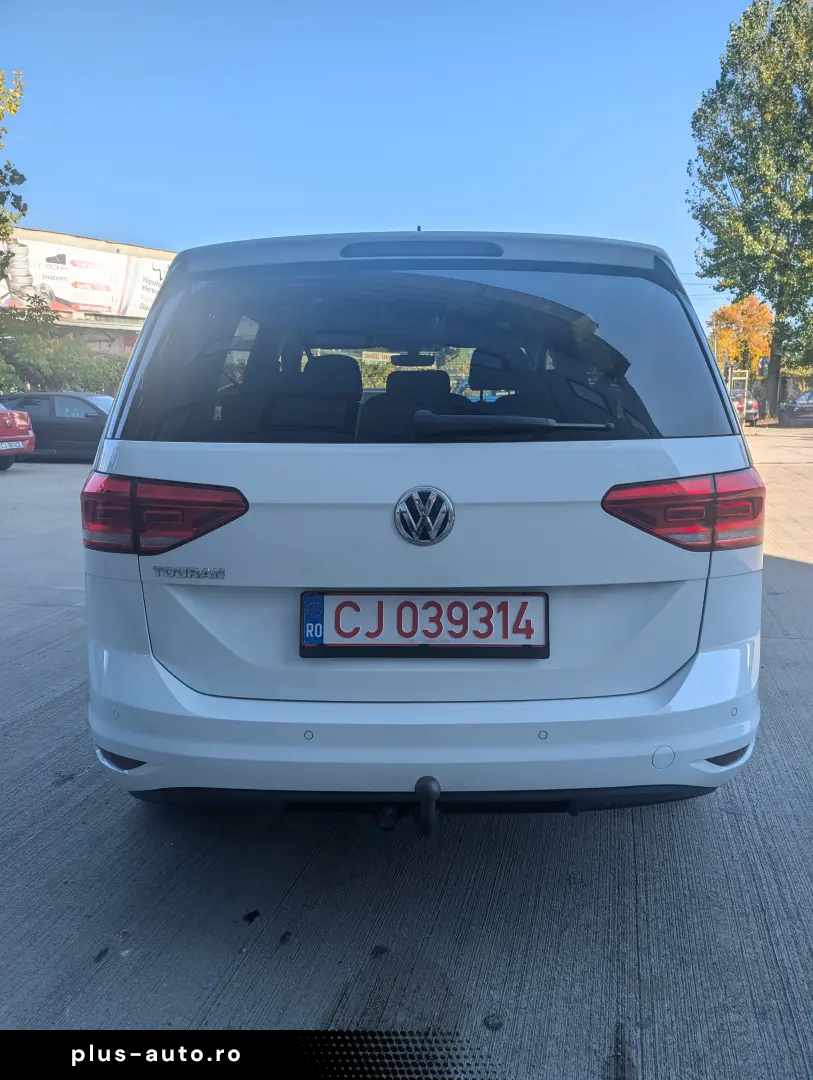Volkswagen Touran 2.0 Tdi DSG 7 LOCURI