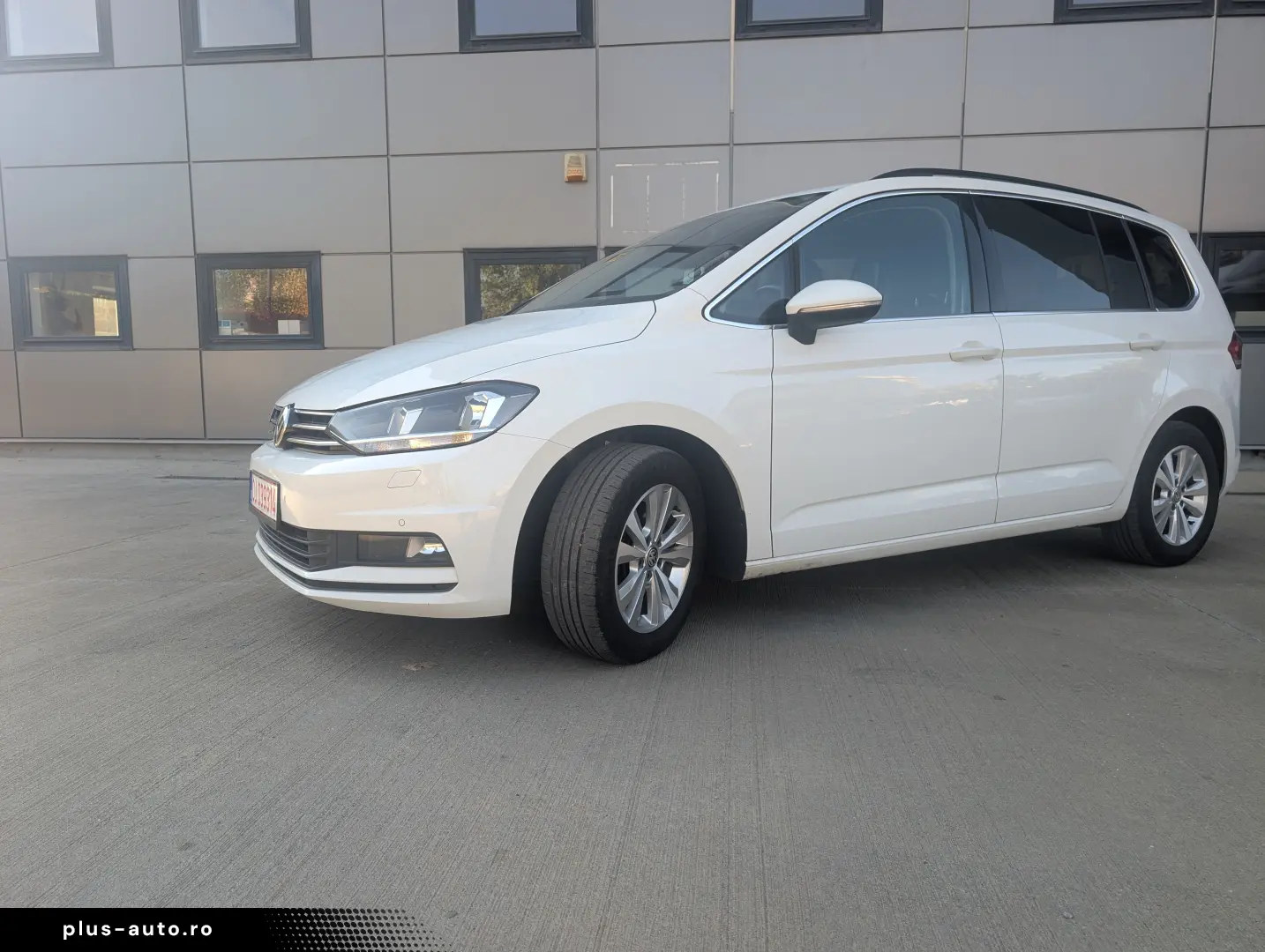 Volkswagen Touran 2.0 Tdi DSG 7 LOCURI