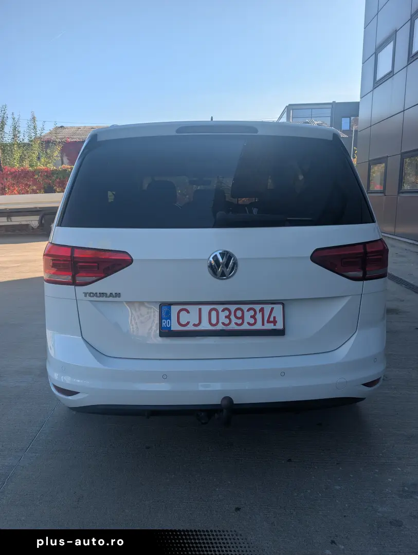 Volkswagen Touran 2.0 Tdi DSG 7 LOCURI