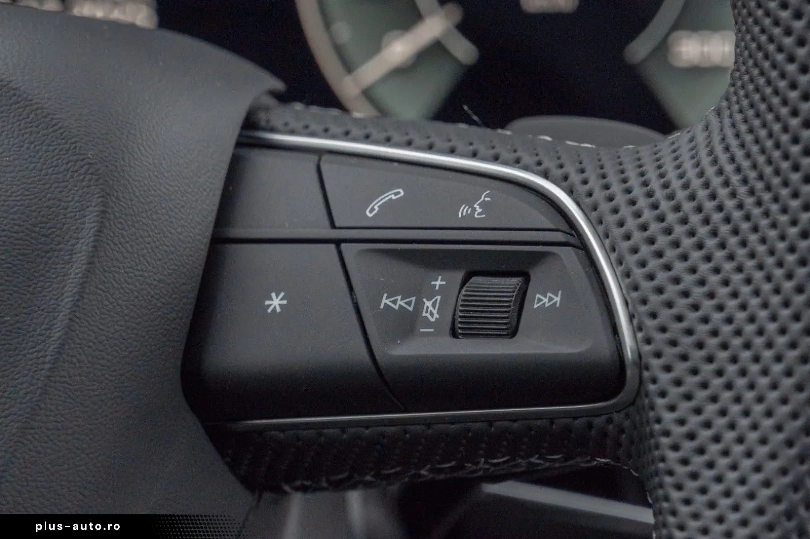 AUDI Q8 2025 — imagine 11