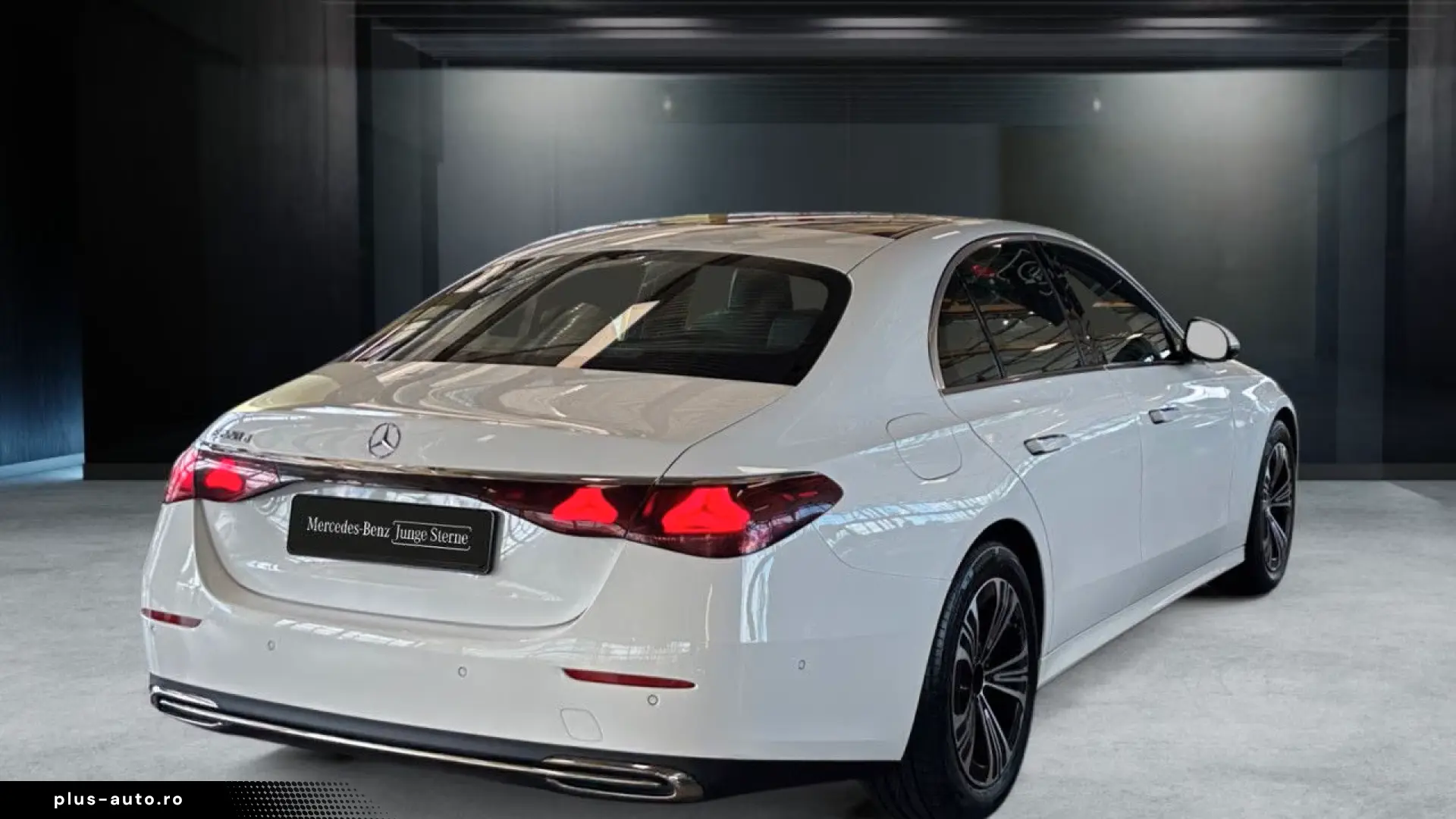 Mercedes-Benz E 220 d Avantgarde PANO • MBUX • KEYLESS