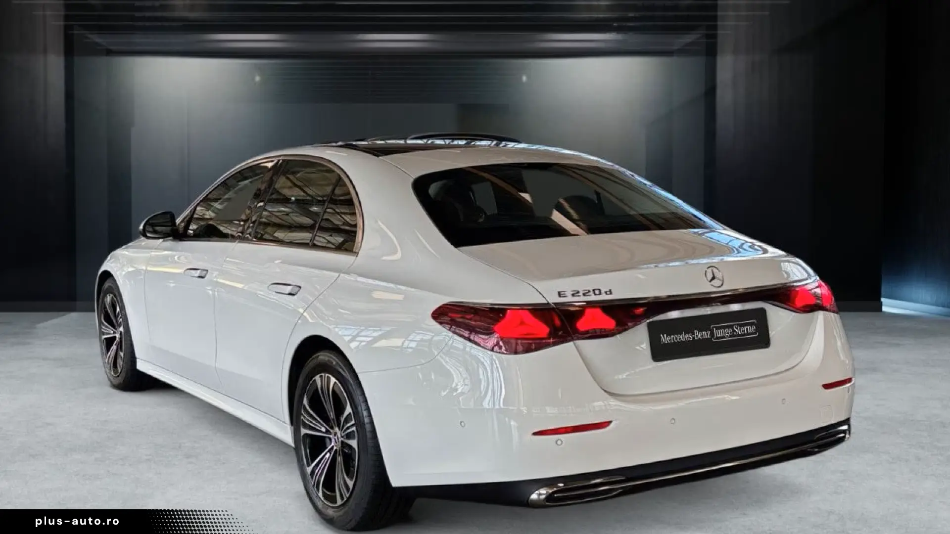 Mercedes-Benz E 220 d Avantgarde PANO • MBUX • KEYLESS