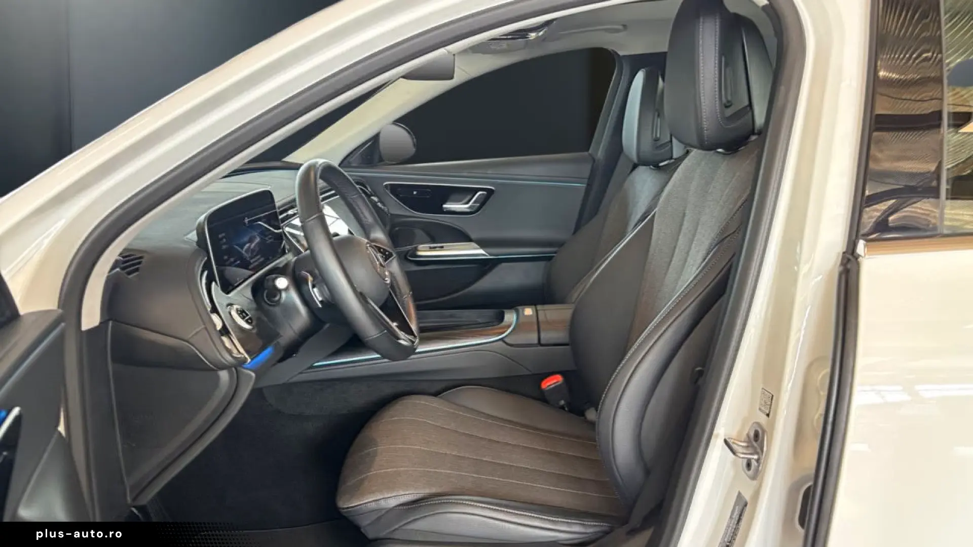 Mercedes-Benz E 220 d Avantgarde PANO • MBUX • KEYLESS
