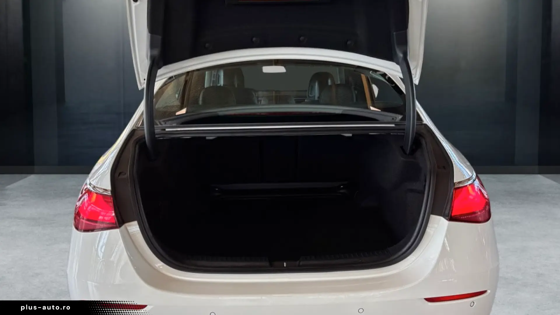 Mercedes-Benz E 220 d Avantgarde PANO • MBUX • KEYLESS
