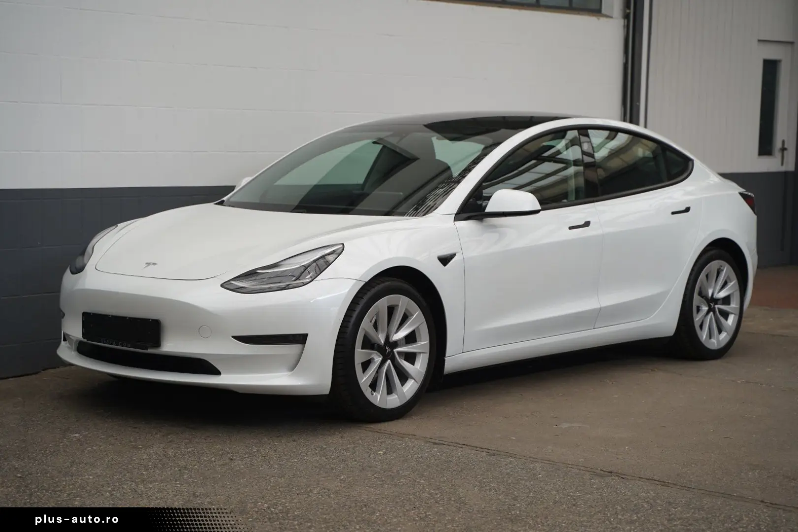 TESLA Model 3 Long Range AWD   19-Zoll