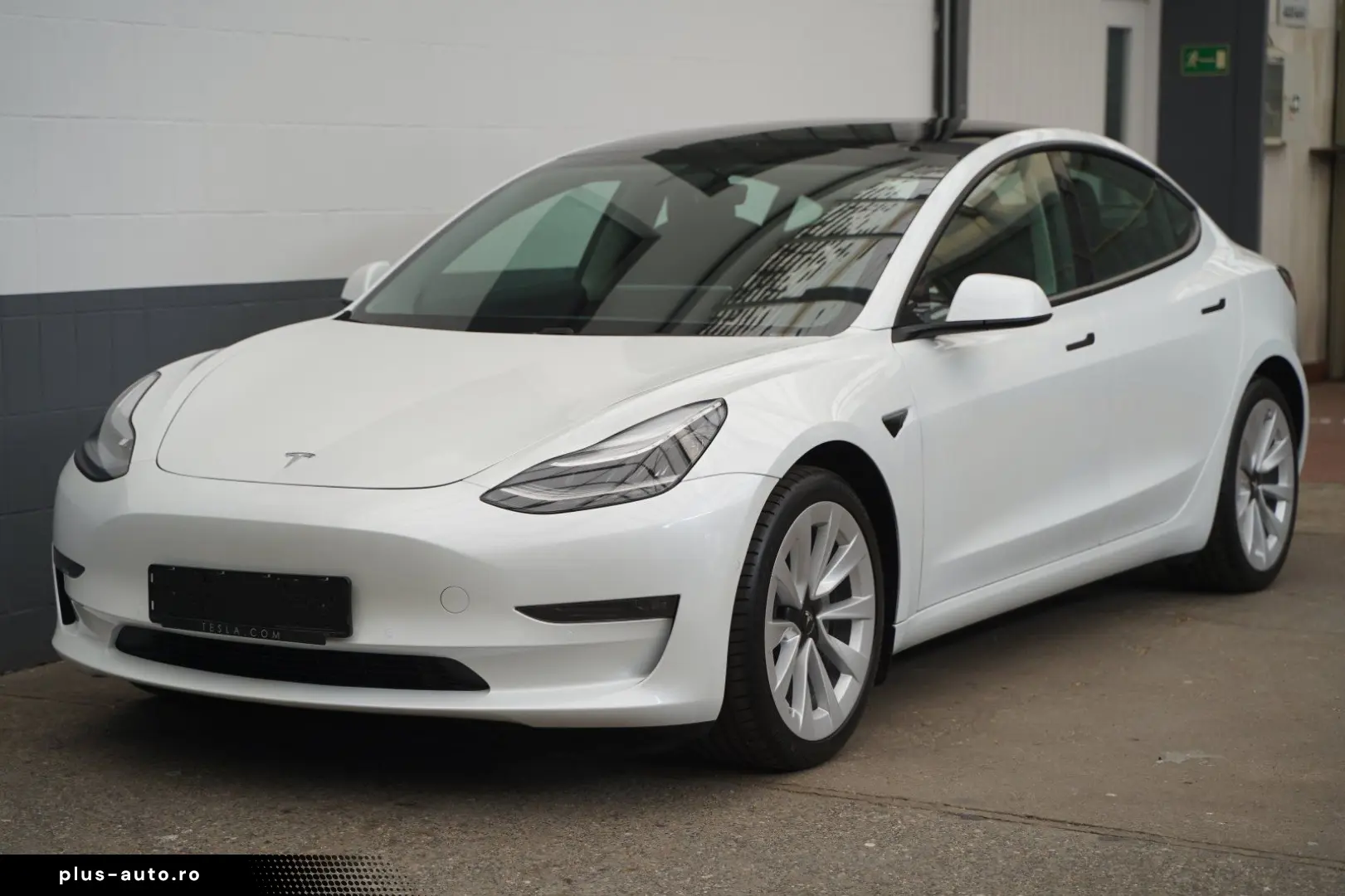 TESLA Model 3 Long Range AWD   19-Zoll