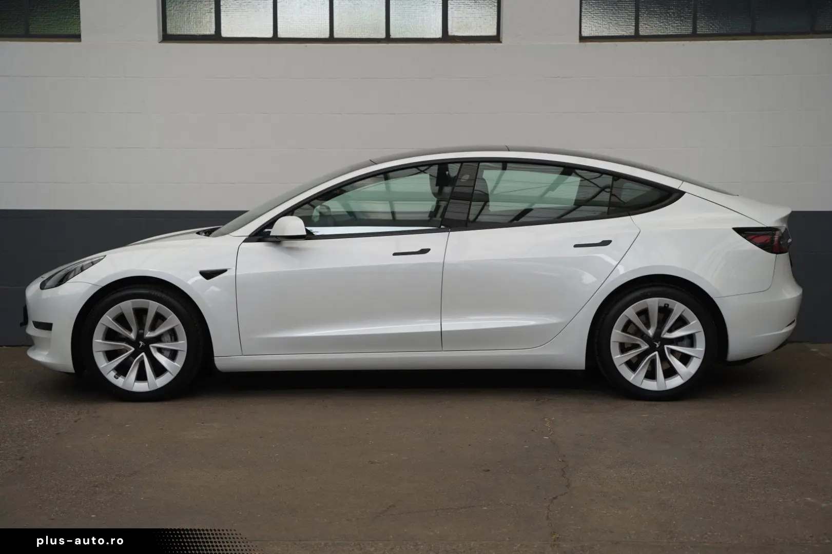 TESLA Model 3 Long Range AWD   19-Zoll