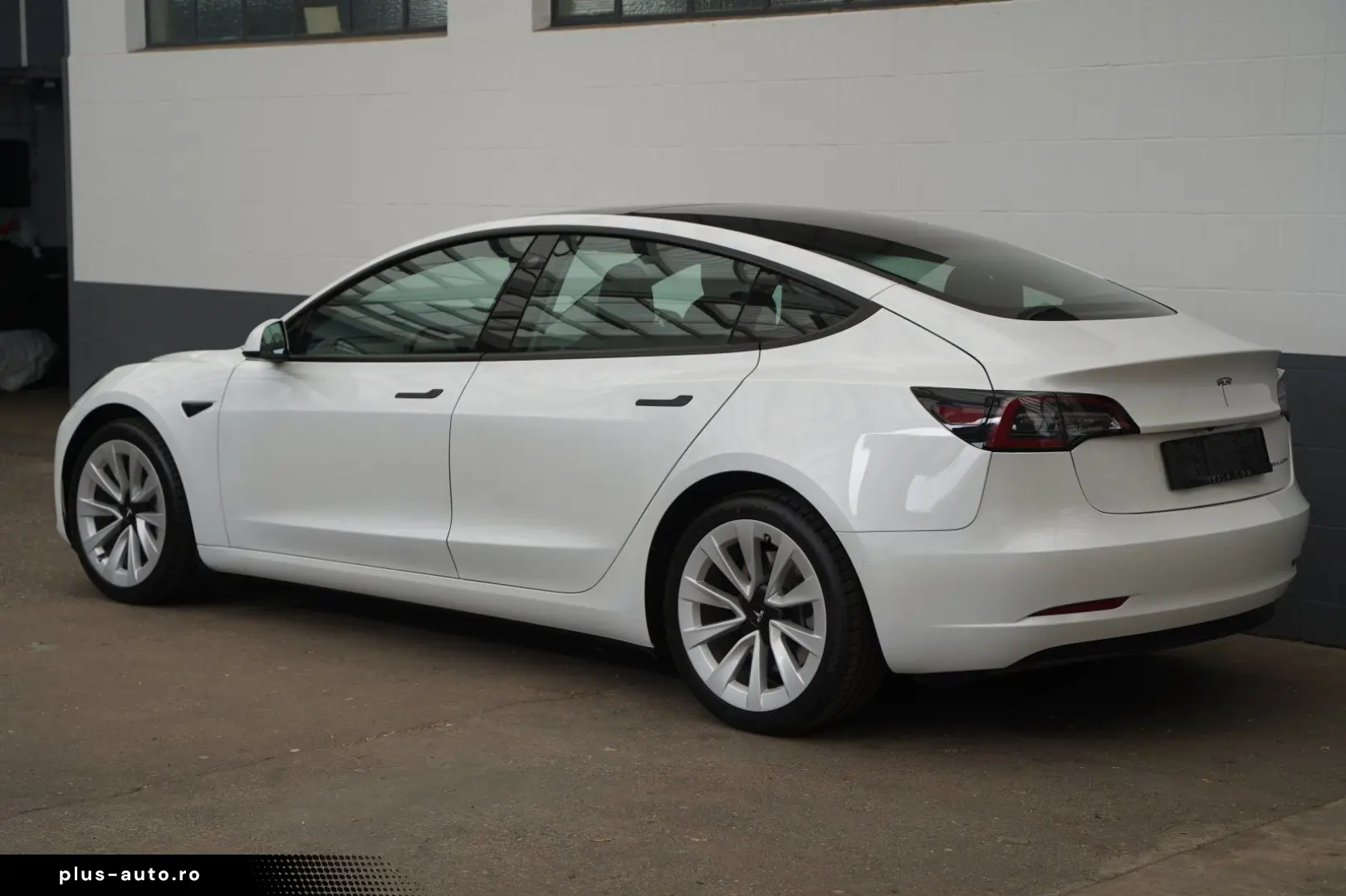 TESLA Model 3 Long Range AWD   19-Zoll
