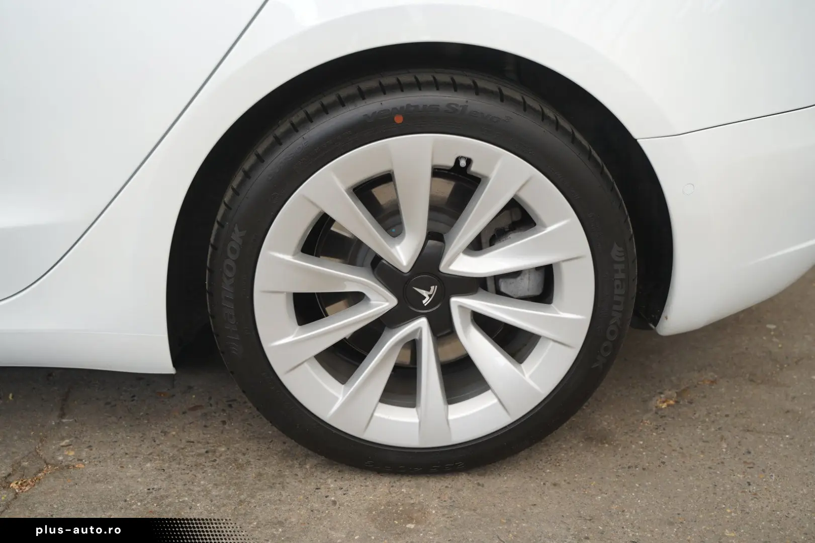 TESLA Model 3 Long Range AWD   19-Zoll