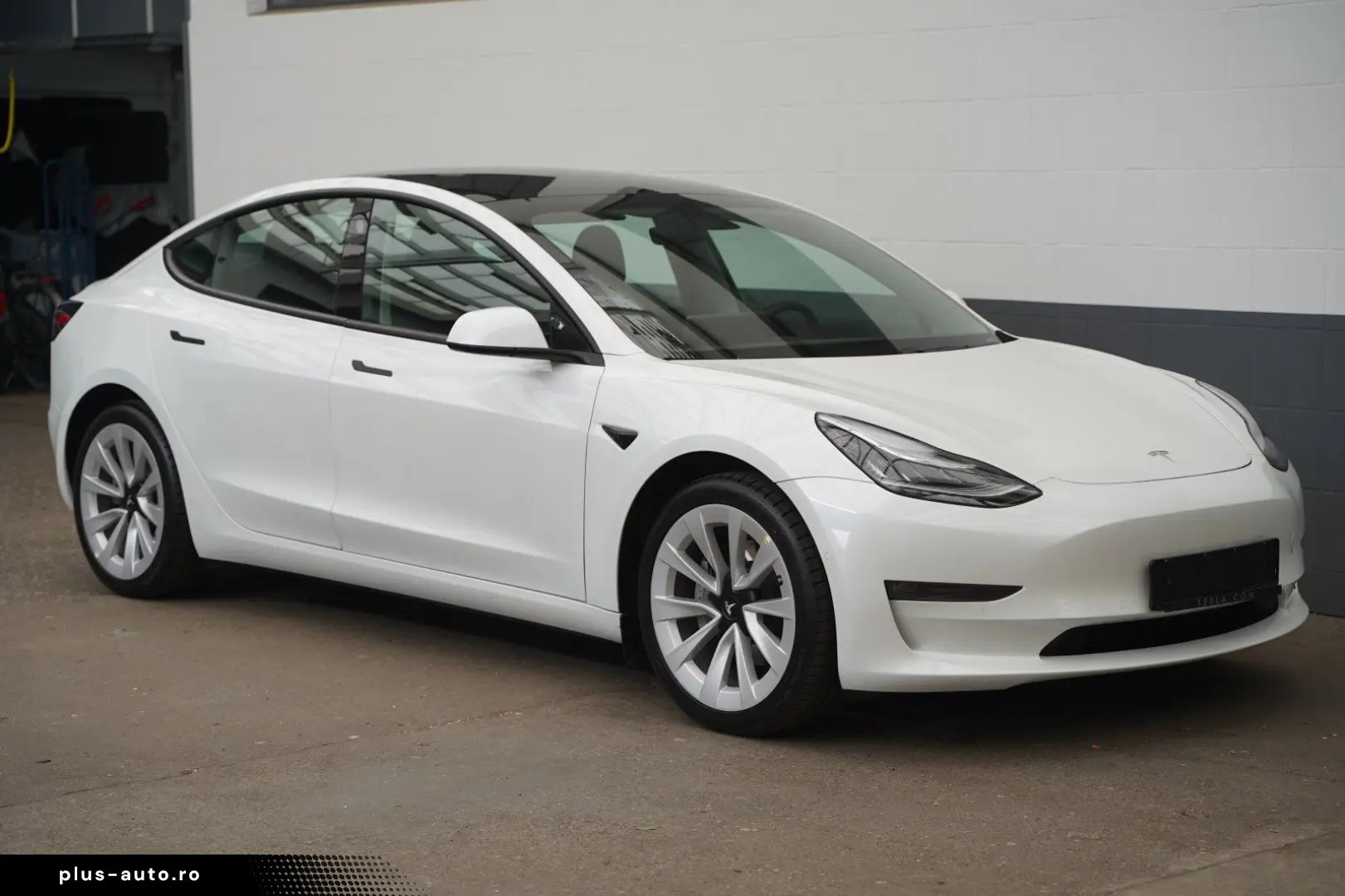 TESLA Model 3 Long Range AWD   19-Zoll