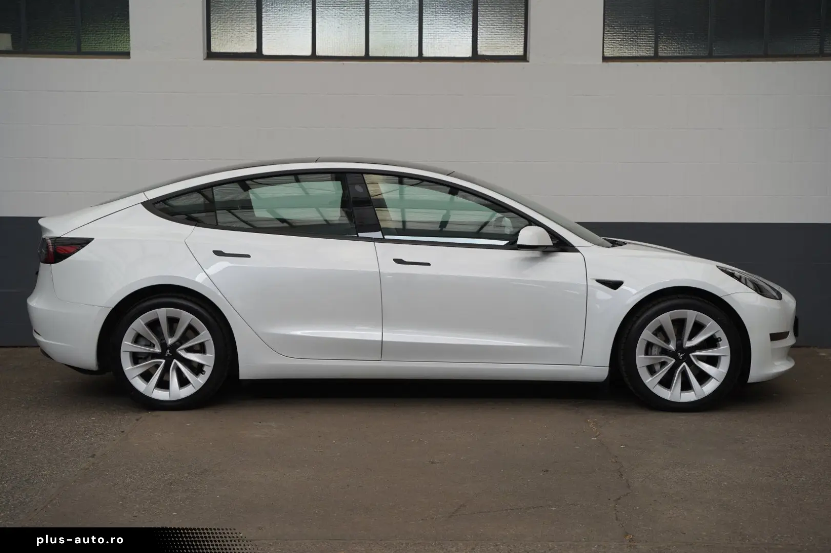 TESLA Model 3 Long Range AWD   19-Zoll