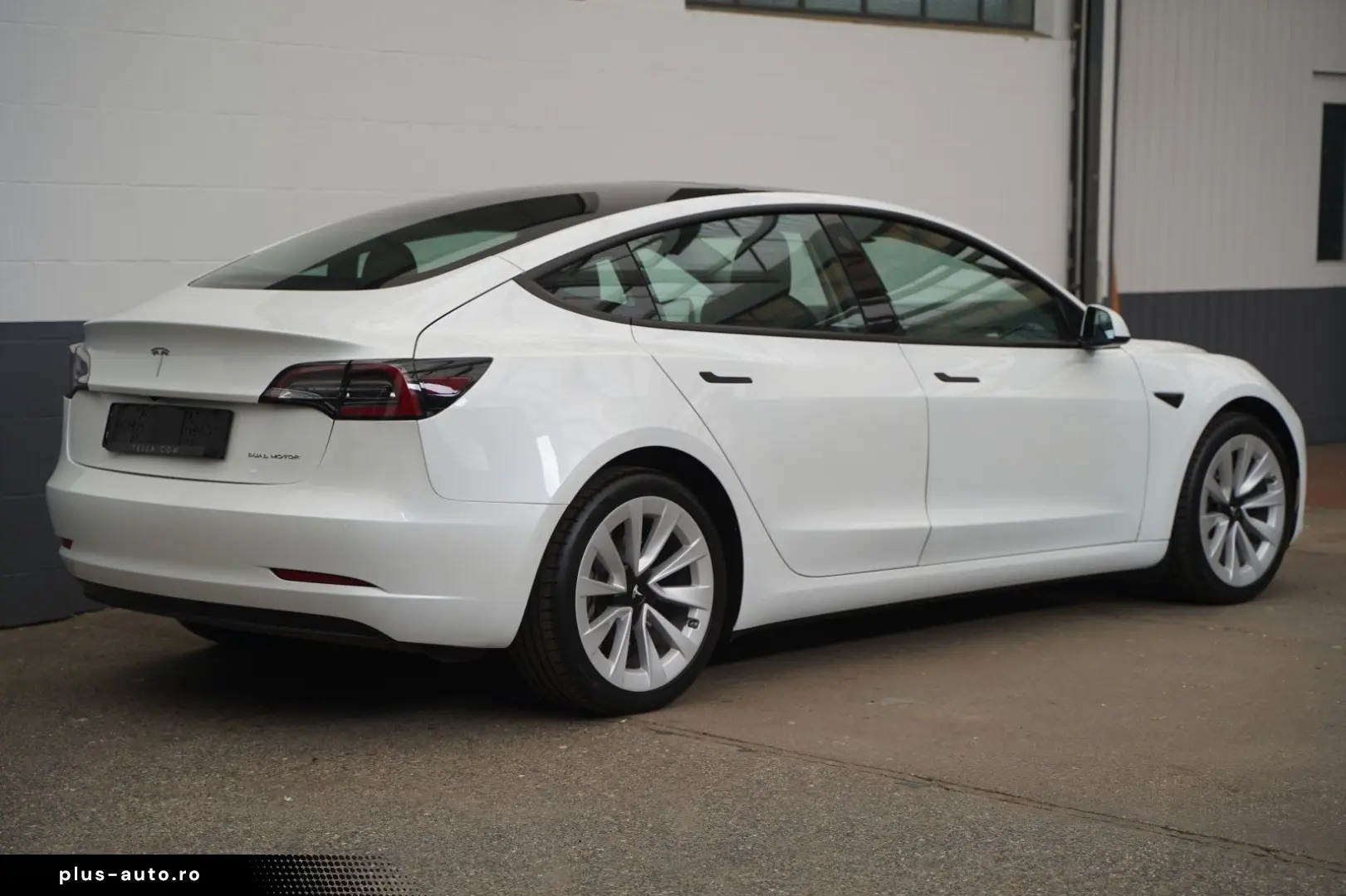 TESLA Model 3 Long Range AWD   19-Zoll