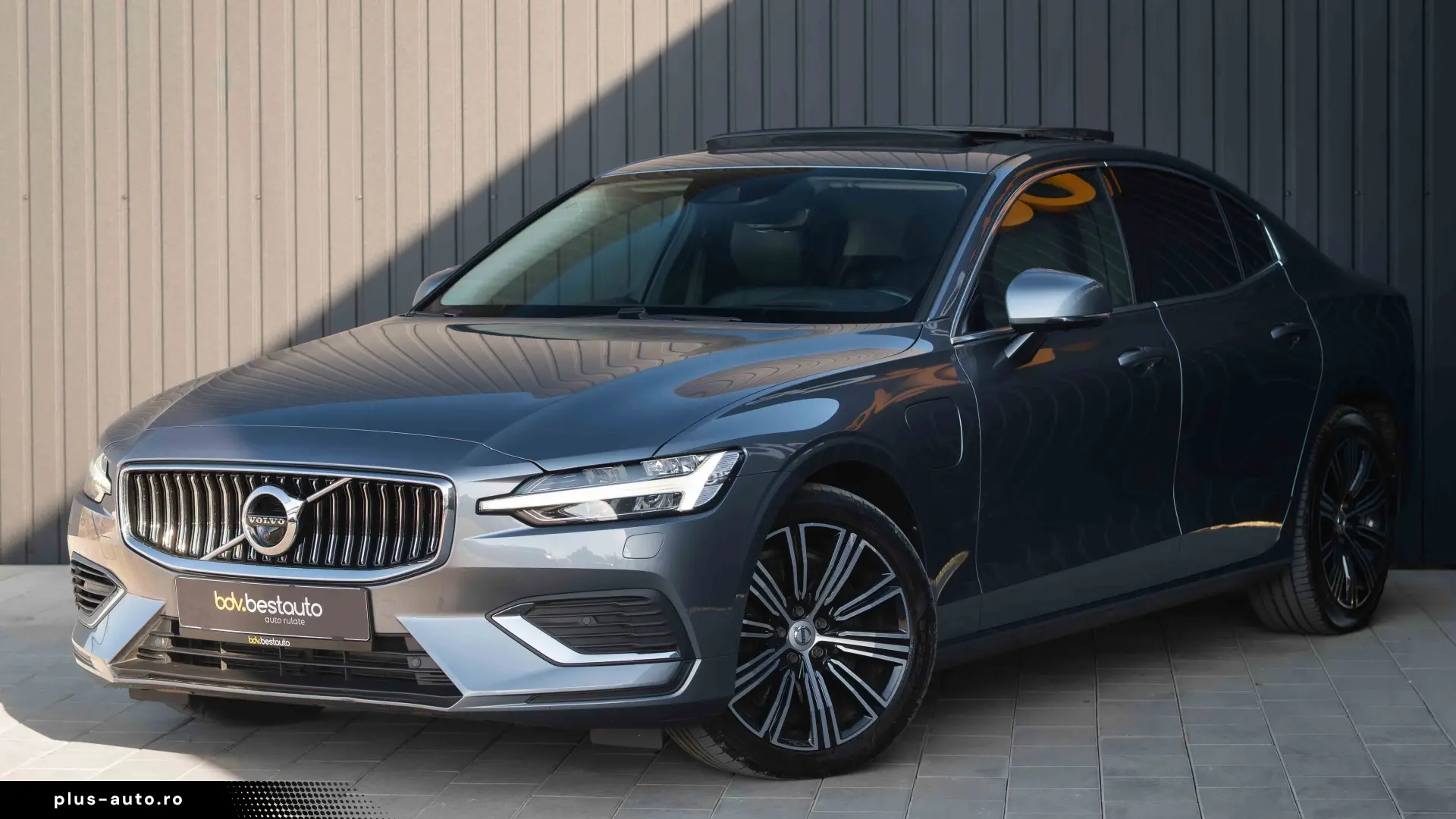 Volvo S60 T8 Recharge Inscription