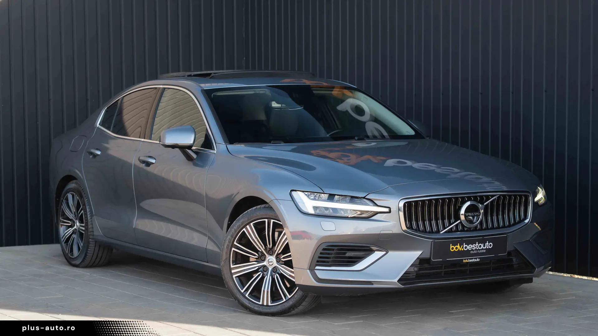 Volvo S60 T8 Recharge Inscription