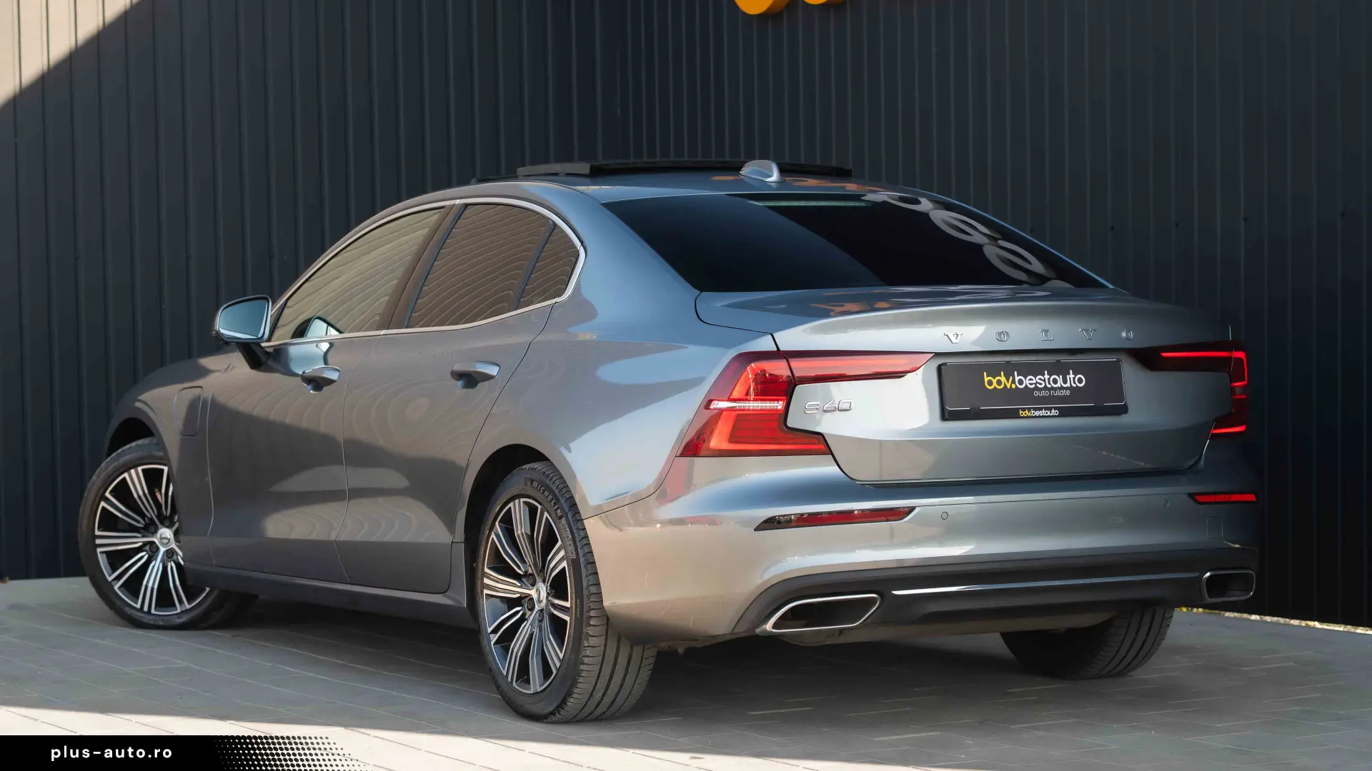 Volvo S60 T8 Recharge Inscription