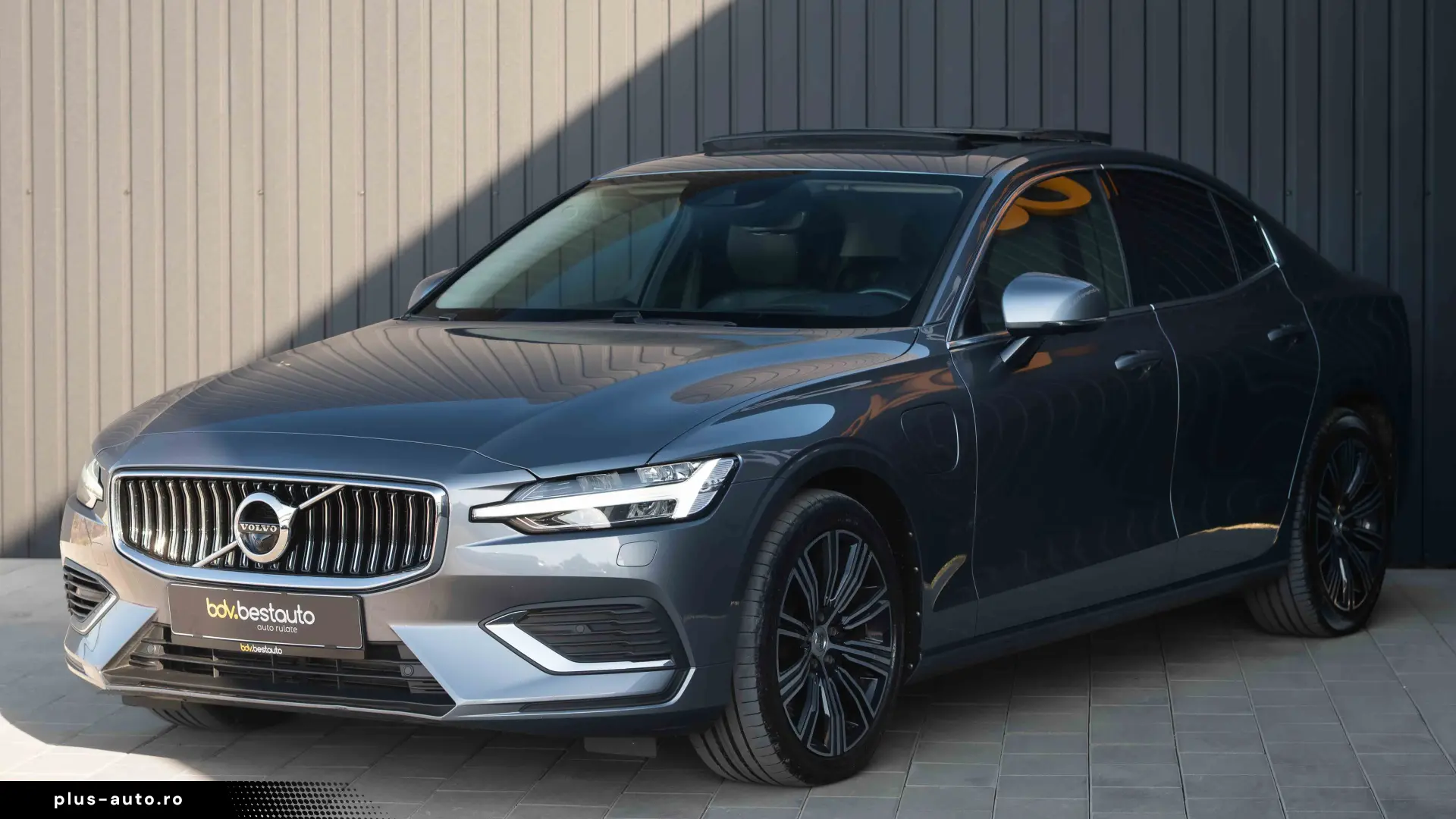 Volvo S60 T8 Recharge Inscription