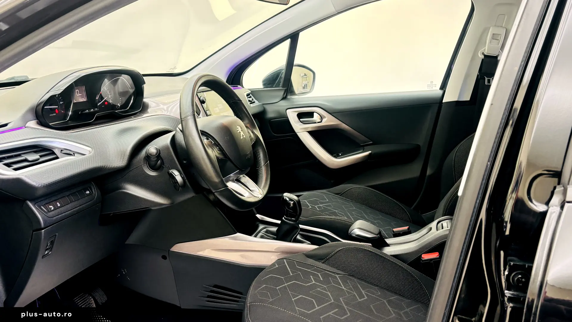 PEUGEOT  2008  1.2 BENZINA 82CP  An 2014  Euro 5  Manuală