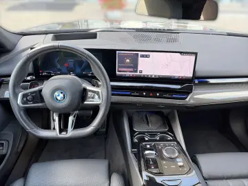 BMW 530 e Limousine M Sport Hybrid B&W Sitzklima Nav