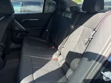 BMW 530 e Limousine M Sport Hybrid B&W Sitzklima Nav