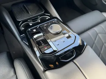 BMW 530 e Limousine M Sport Hybrid B&W Sitzklima Nav