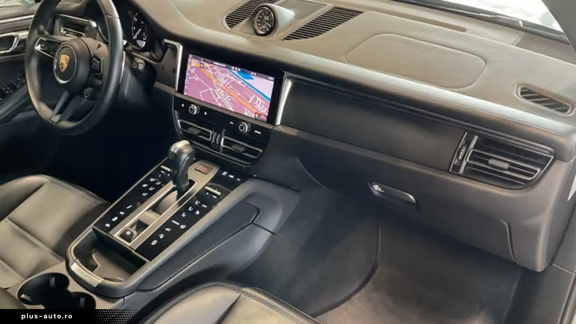 Porsche Macan GTS AHK BOSE PASM Pano 21  360