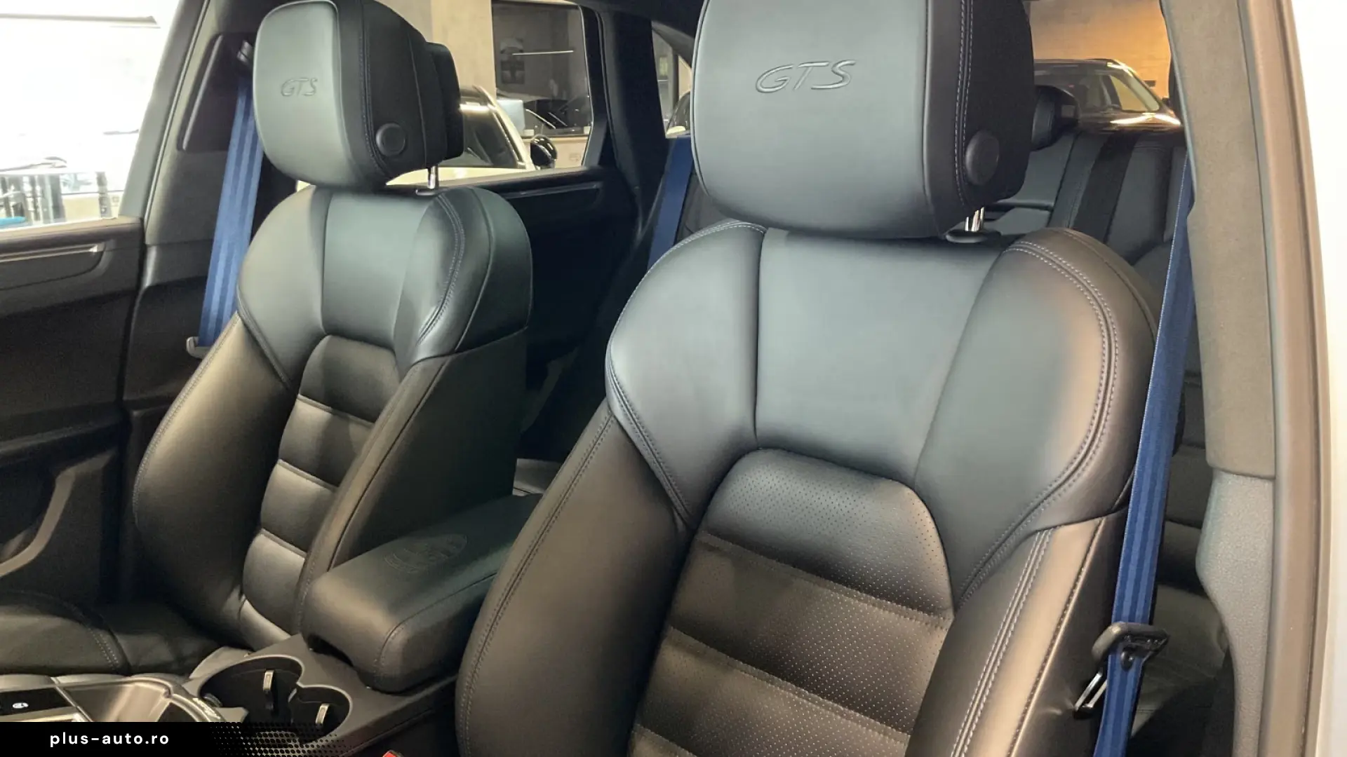 Porsche Macan GTS AHK BOSE PASM Pano 21  360