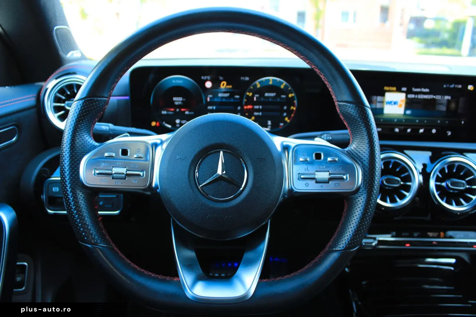 MERCEDES-BENZ CLA35 AMG 4MATIC PANO AMBIENTE BURMESTER NIGHT