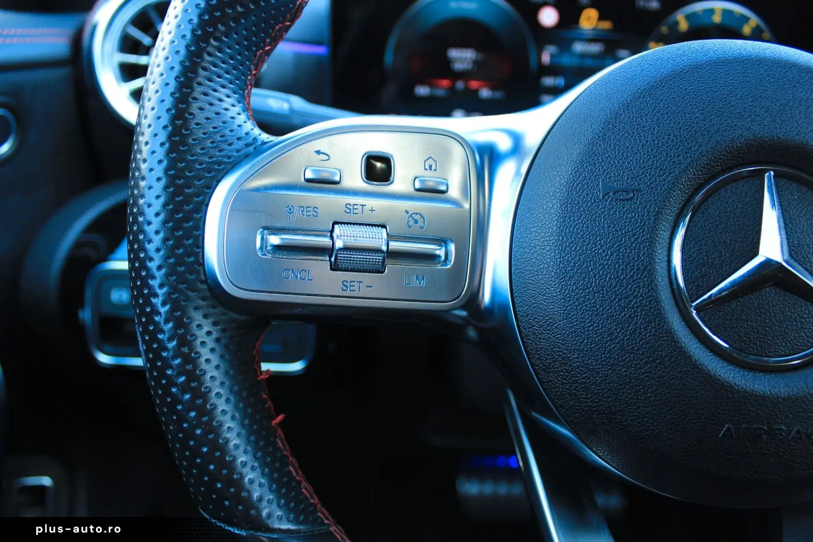 MERCEDES-BENZ CLA35 AMG 4MATIC PANO AMBIENTE BURMESTER NIGHT