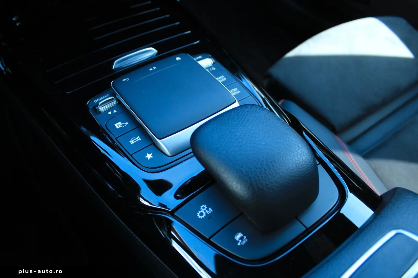 MERCEDES-BENZ CLA35 AMG 4MATIC PANO AMBIENTE BURMESTER NIGHT