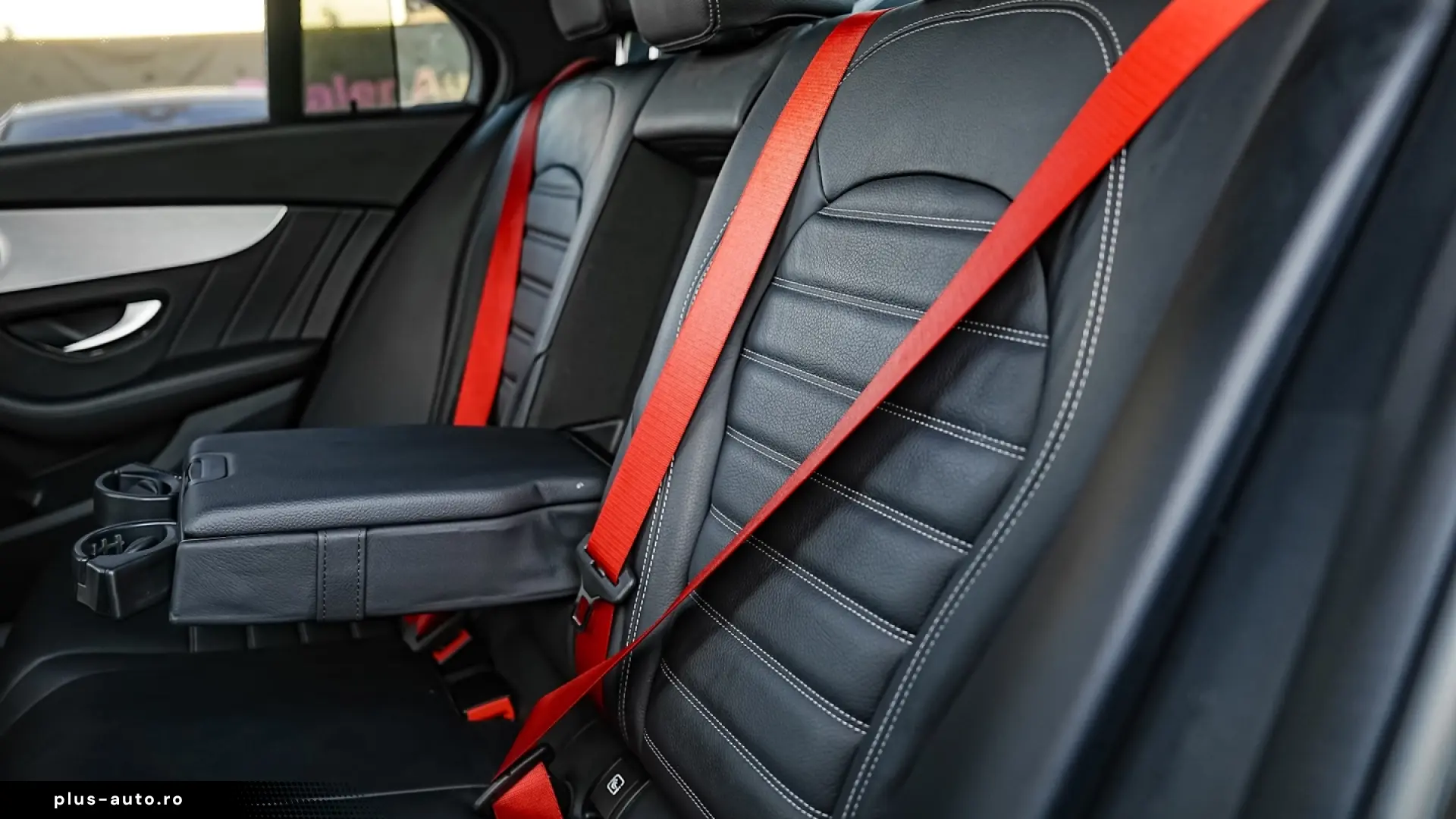 Mercedes-Benz C 300 e 9G-TRONIC AMG Line