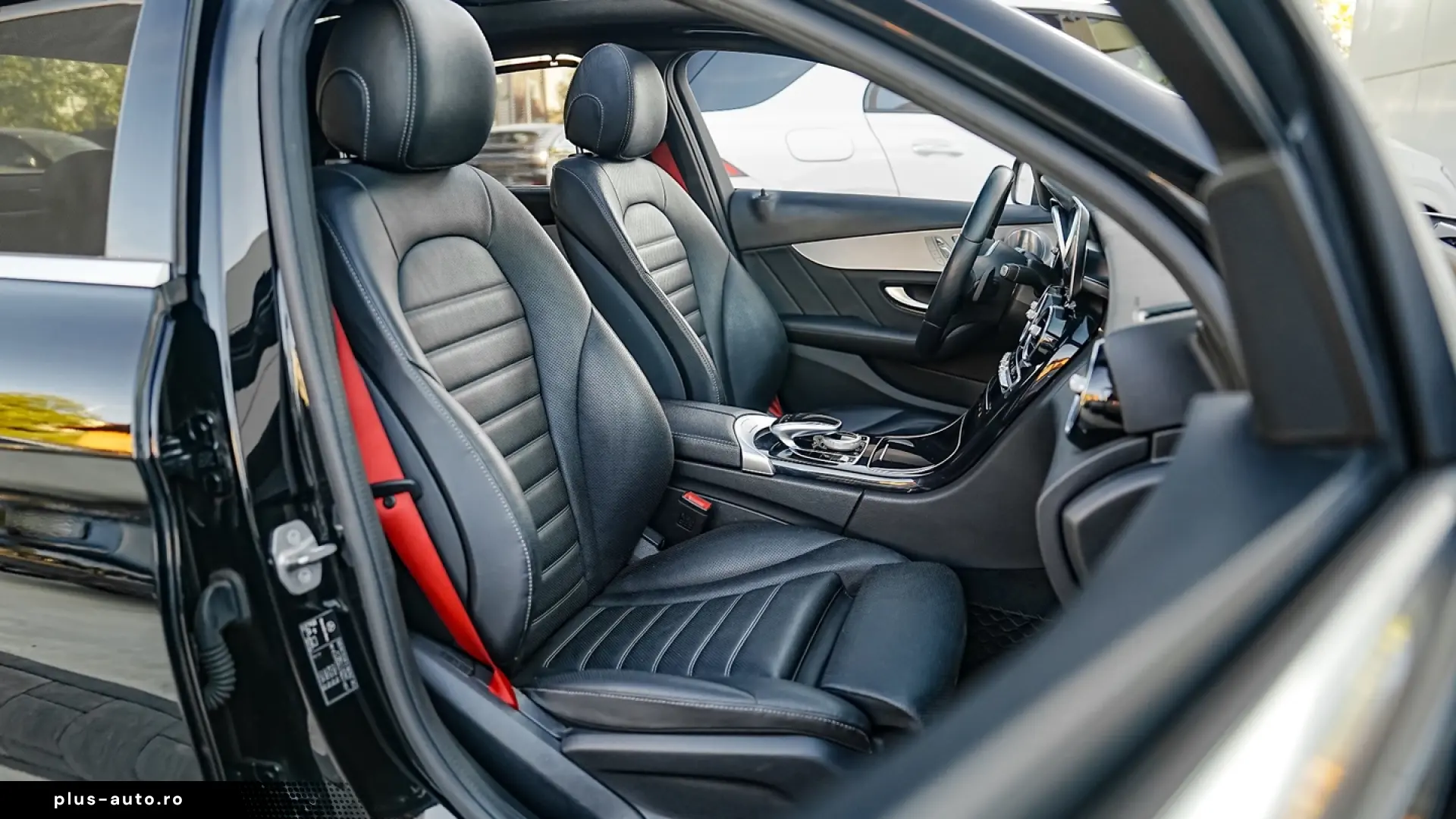 Mercedes-Benz C 300 e 9G-TRONIC AMG Line