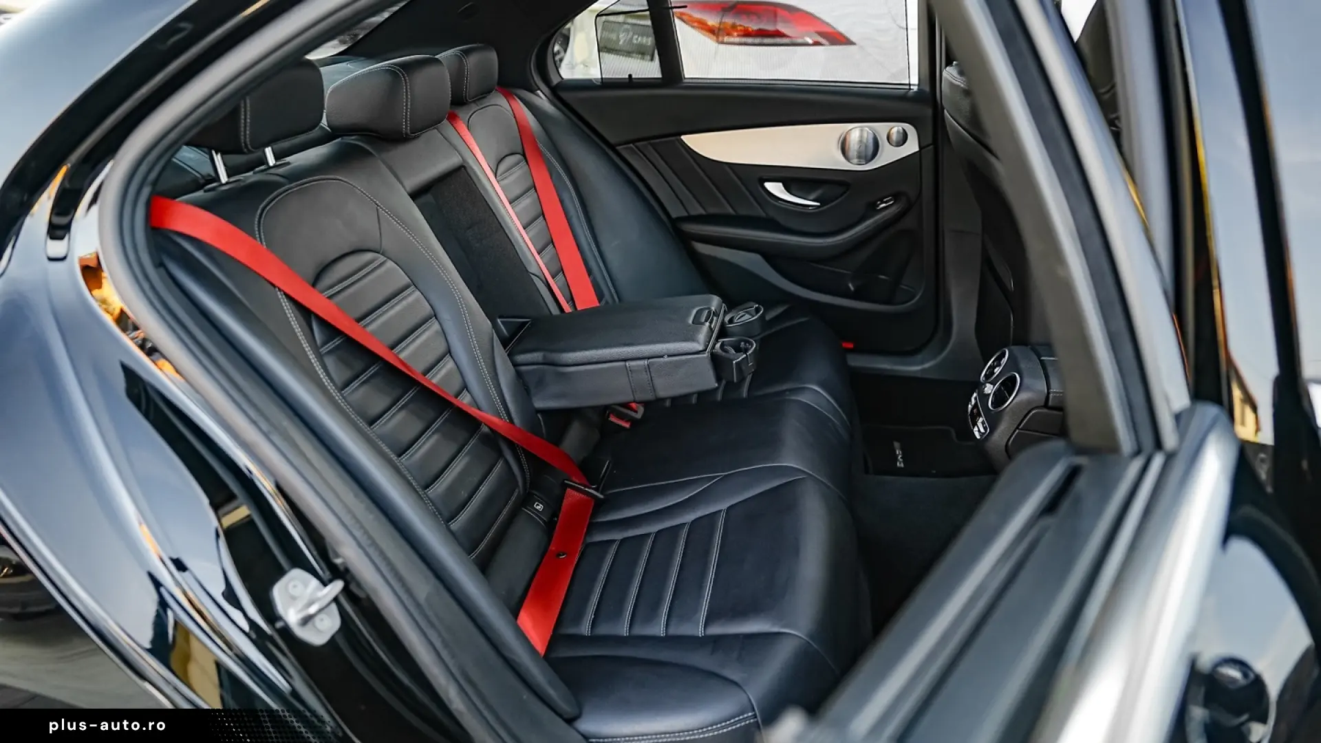 Mercedes-Benz C 300 e 9G-TRONIC AMG Line